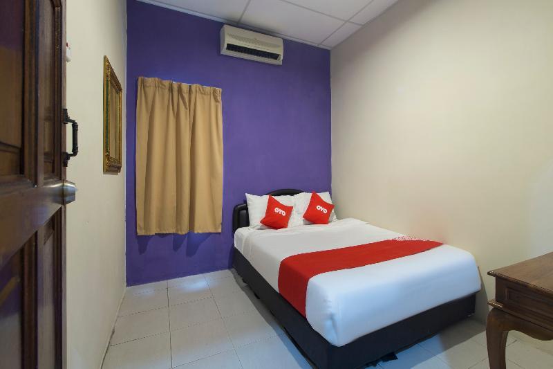 Oyo 44100 Hotel Casavilla Petaling Jaya Exterior photo
