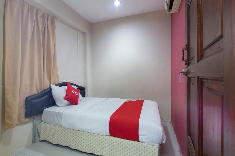 Oyo 44100 Hotel Casavilla Petaling Jaya Exterior photo