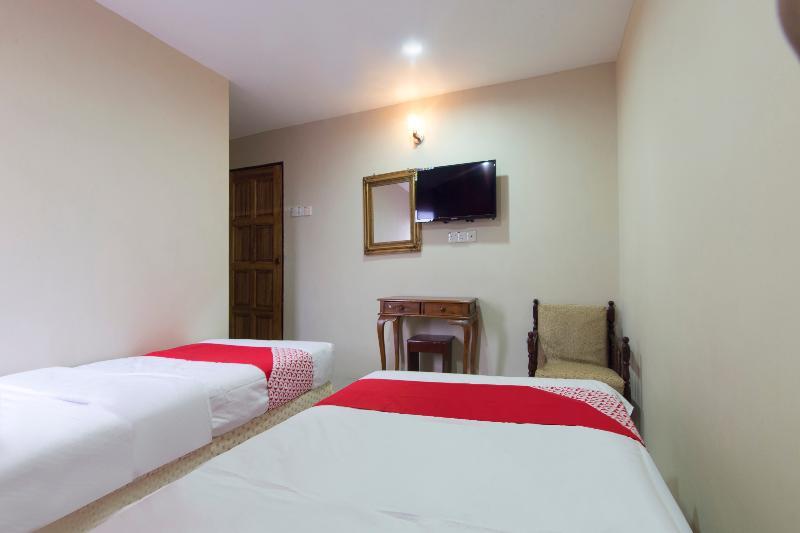 Oyo 44100 Hotel Casavilla Petaling Jaya Exterior photo