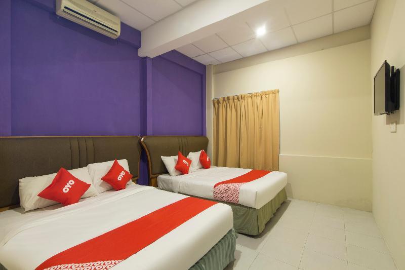 Oyo 44100 Hotel Casavilla Petaling Jaya Exterior photo